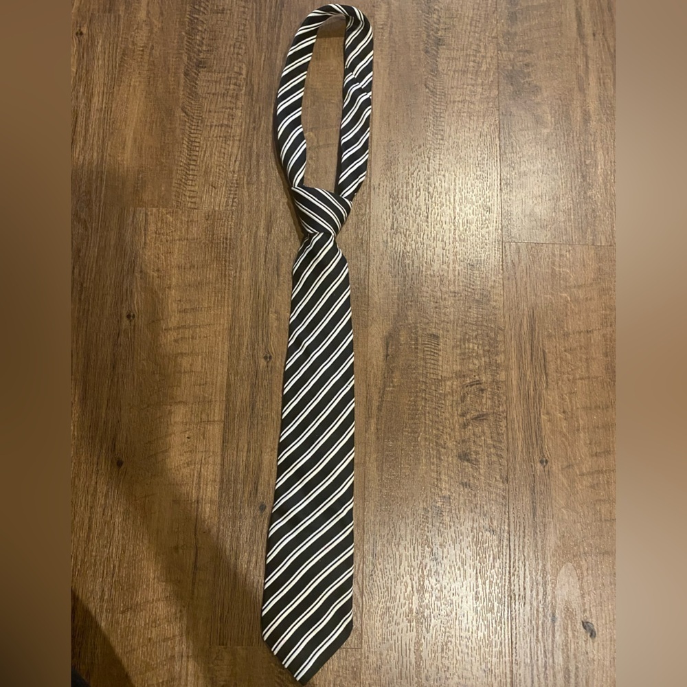 Donald J. Trump Signature Collection Silk Striped Tie Black White Silver Luxury